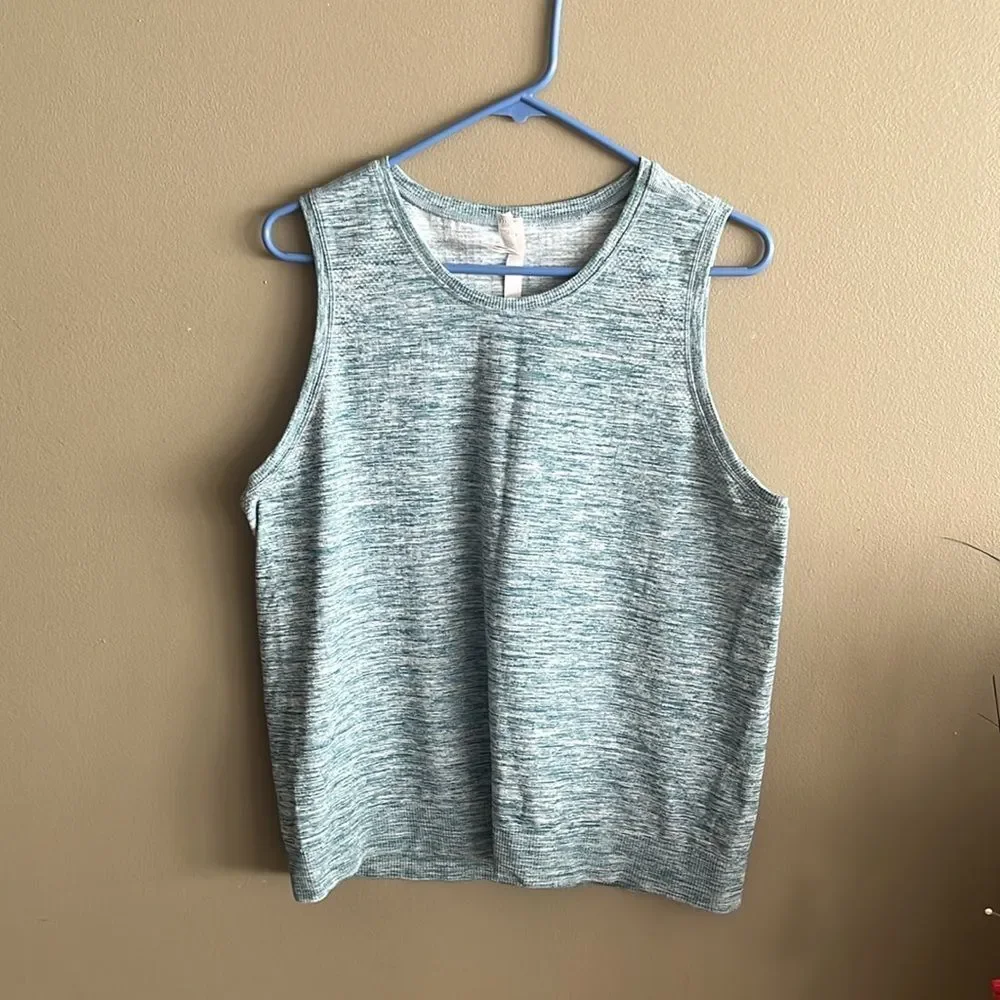 LIKE NEW ATHLETA IN MOTION SEAMLESS TANKTOP SIZE XL - Picture 2 of 4